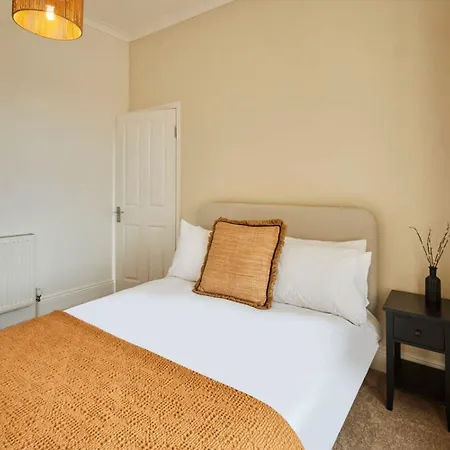 Host & - Sunbeam House *