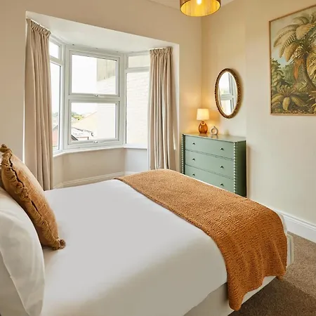 Host & - Sunbeam House *